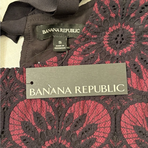 Banana Republic Sleeveless lace Top size s NWT - Picture 7 of 7